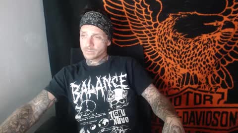 Snapshot of jake265897 chatting on October 1, 4:22 am showingitoff online show from October 1, 4:22 am