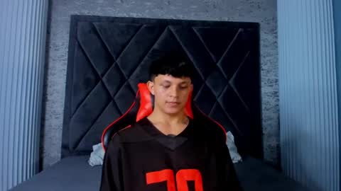 jamesgolden_ online show from March 2, 11:29 am