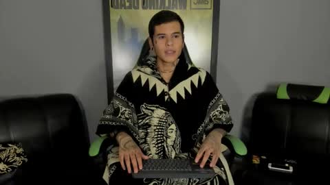 Jamesinked  online show from March 7, 2:15 am