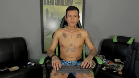 Jamesinked  online show from February 6, 8:23 pm