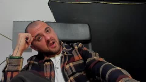 JamesMyers online show from April 19, 3:40 am