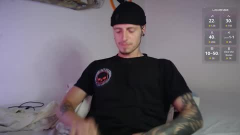 jamesss____ online show from October 18, 5:11 am