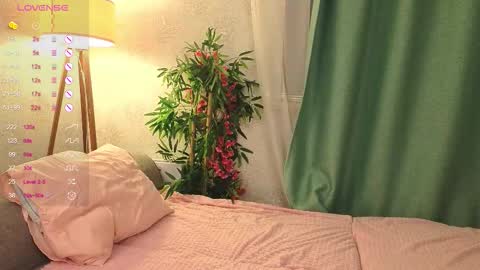 Jennifer  online show from September 19, 4:54 pm