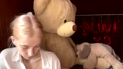 Elsa online show from June 29, 10:15 am