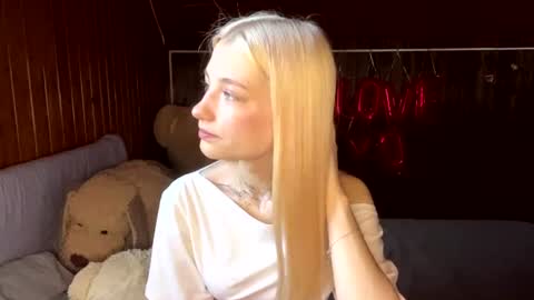 Elsa online show from July 18, 8:16 am