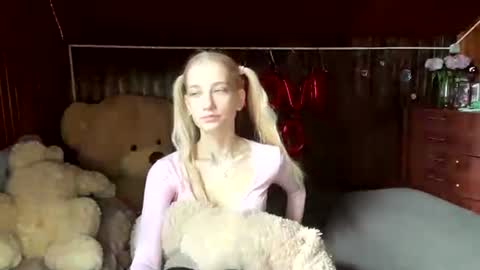 Elsa online show from July 11, 9:34 am