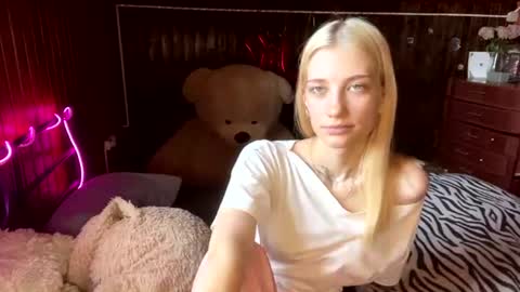 Elsa online show from August 2, 10:06 am