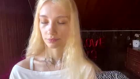 Elsa online show from July 31, 10:05 am
