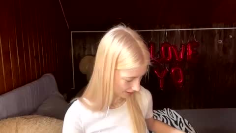 Elsa online show from July 2, 8:52 am