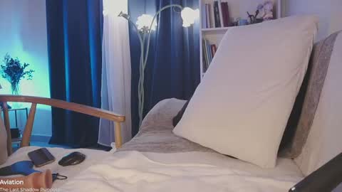   jmaybe e online show from April 30, 5:40 pm