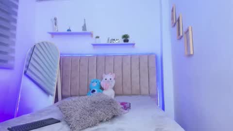 Snapshot of janne_moore chatting on October 22, 1:35 pm Jane online show from October 22, 1:35 pm