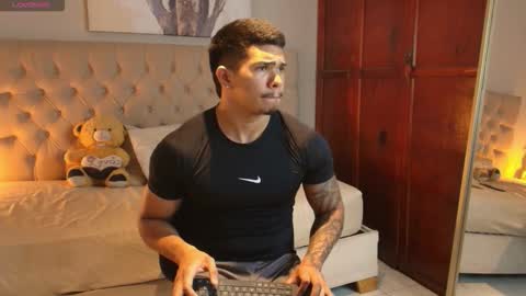 janomar01 online show from January 17, 8:28 pm