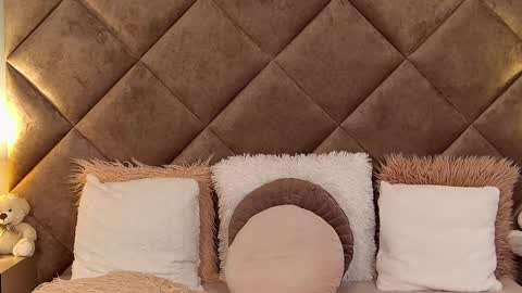 jaquelinemerlot online show from February 13, 6:20 am