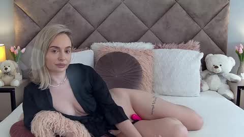 jaquelinemerlot online show from March 6, 7:36 am