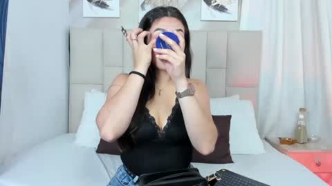 Snapshot of jaslyn__smith chatting on February 19, 2:11 pm Jaslyn online show from February 19, 2:11 pm