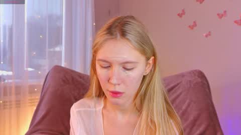 Chloe online show from February 6, 7:12 am