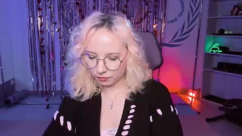 Snapshot of jasminemilko chatting on March 12, 12:36 pm Jasmine online show from March 12, 12:36 pm