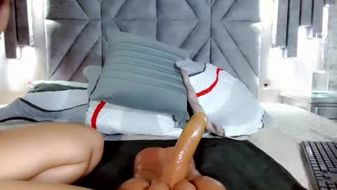 Jazmin online show from October 24, 12:44 am