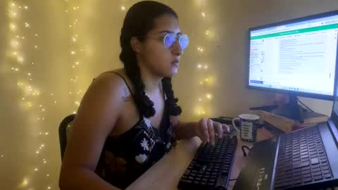 Jasmine online show from March 5, 12:47 pm