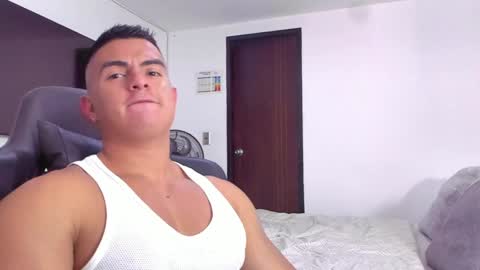 Snapshot of jasperbrooksx chatting on March 10, 4:25 pm JBrooksXx online show from March 10, 4:25 pm