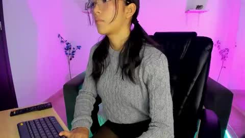 Jaulyn online show from March 21, 2:11 pm