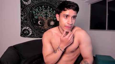 Snapshot of jay_marcos chatting on February 21, 6:29 am Jay marcos online show from February 21, 6:29 am