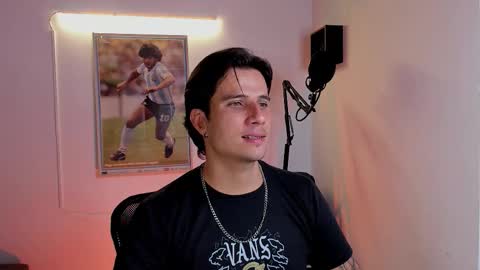 Snapshot of jayalvarrez_ chatting on October 18, 10:58 pm Jay Alvarrez online show from October 18, 10:58 pm