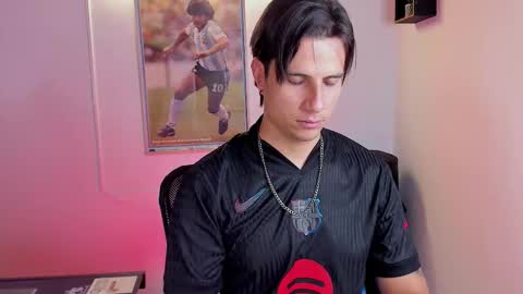 Snapshot of jayalvarrez_ chatting on October 1, 7:57 pm Jay Alvarrez online show from October 1, 7:57 pm