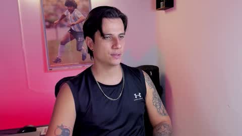Snapshot of jayalvarrez_ chatting on October 12, 6:10 pm Jay Alvarrez online show from October 12, 6:10 pm