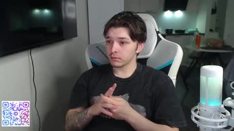 Jayce online show from May 22, 1:34 am