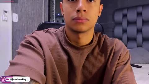 jaze_bradley online show from September 23, 11:15 am