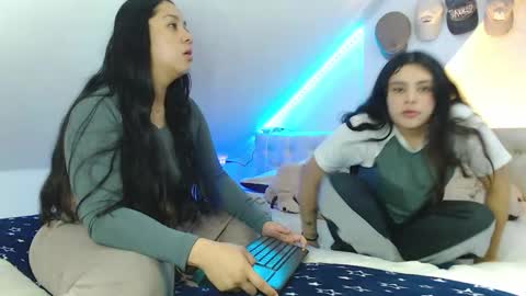 Snapshot of jazmin_dharius chatting on October 8, 7:47 am Jazmin and Scarlett online show from October 8, 7:47 am