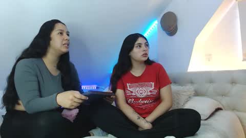 Snapshot of jazmin_dharius chatting on October 18, 11:03 am Jazmin and Scarlett online show from October 18, 11:03 am
