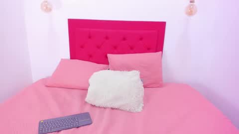 Jazmin Lewiss online show from January 8, 8:18 pm