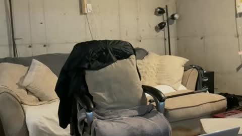 jbhammer1414 online show from April 22, 2:41 am