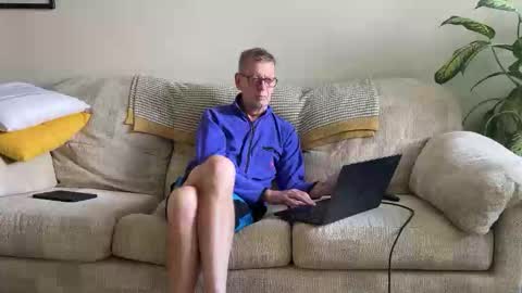 Snapshot of jcar57 chatting on October 11, 10:42 am Jon online show from October 11, 10:42 am