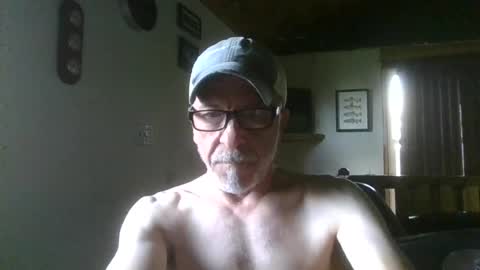 jdgiddy69 online show from June 15, 9:51 pm