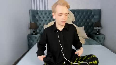 je_salvatore online show from February 4, 7:45 am