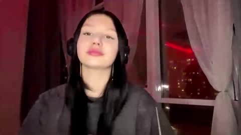 Jeane online show from December 16, 1:50 pm