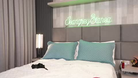 Bianca online show from November 19, 8:07 pm