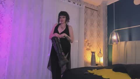 Snapshot of jeannesabatier chatting on October 10, 8:13 pm Jean online show from October 10, 8:13 pm