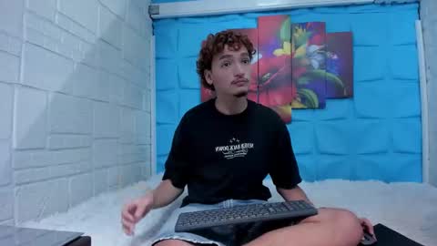 Juan Tompson online show from February 9, 7:05 pm