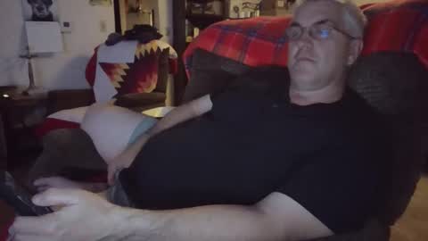 dadbody71 online show from April 12, 3:10 am