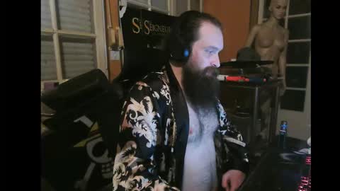 CharmingCharmander online show from March 7, 6:13 am