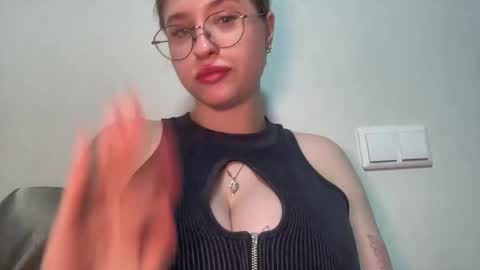 Snapshot of jelly_gum chatting on February 19, 5:27 pm Inna online show from February 19, 5:27 pm