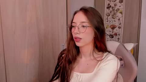 Snapshot of jelly_w5 chatting on March 10, 9:51 pm Jelly online show from March 10, 9:51 pm