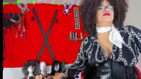 jena_rosse online show from May 6, 10:43 am