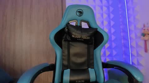 jendralevis online show from December 5, 9:45 pm