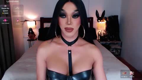 Queen Jenifer online show from December 15, 3:57 am