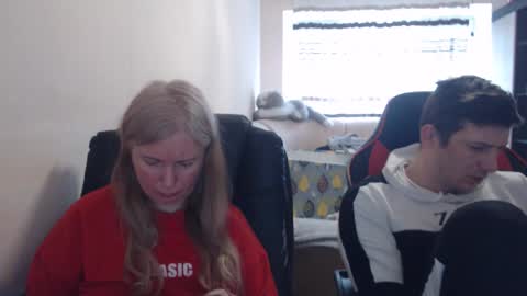 JenisAndPeter online show from April 12, 7:56 am